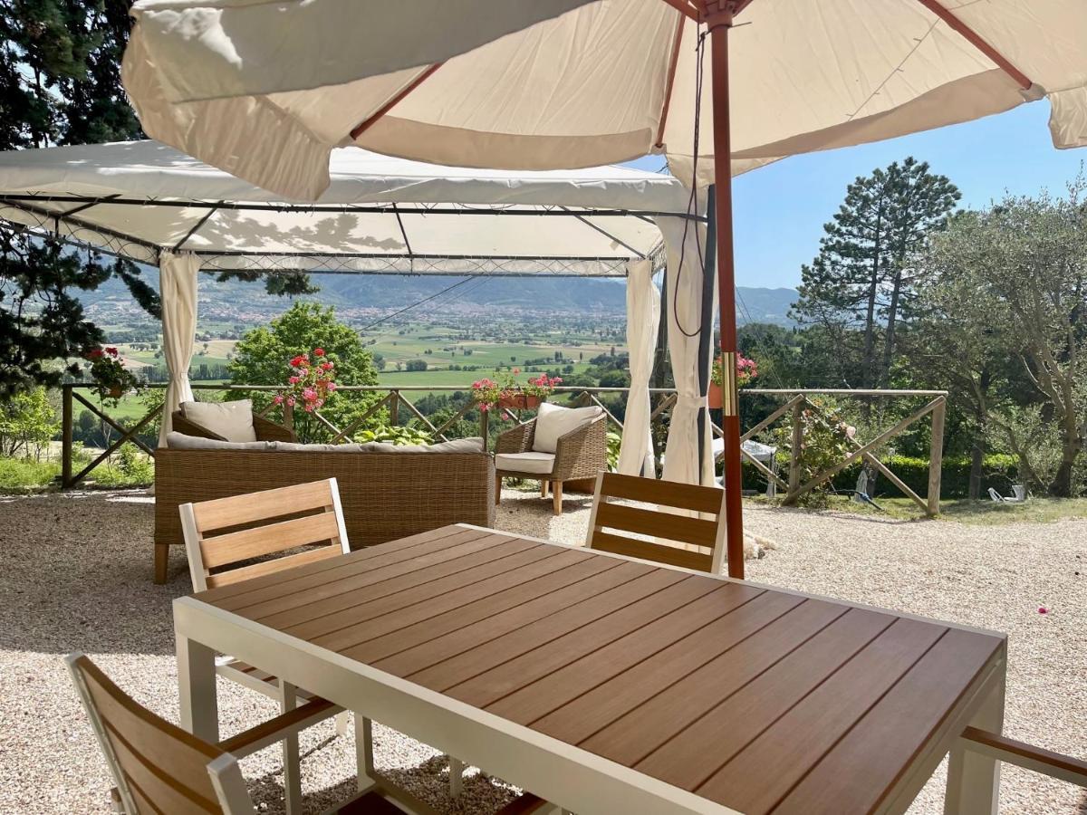La Panoramica Gubbio - Maison De Charme - Casette E Appartamenti Self Catering Per Vacanze Meravigliose! 外观 照片