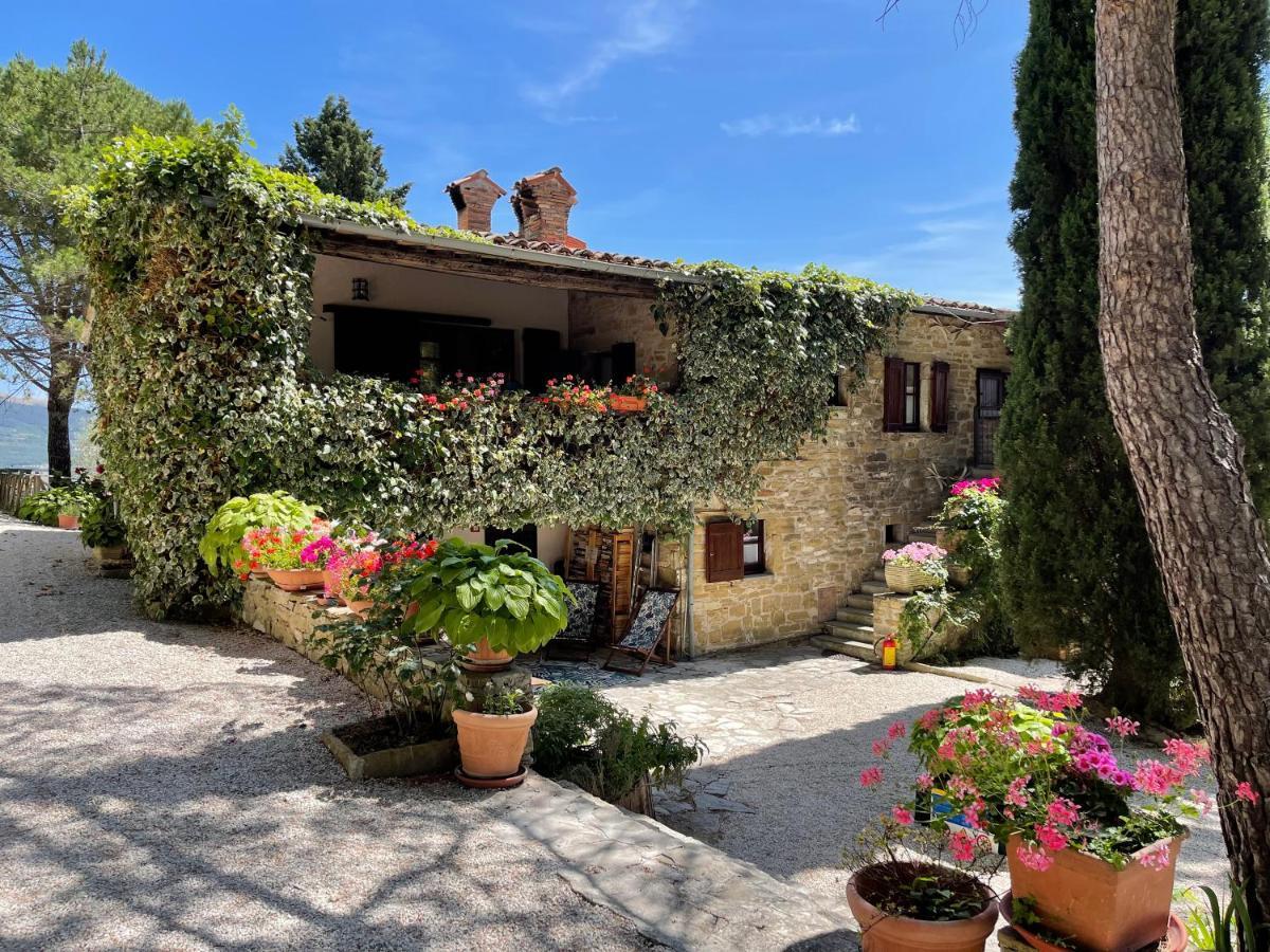 La Panoramica Gubbio - Maison De Charme - Casette E Appartamenti Self Catering Per Vacanze Meravigliose! 外观 照片