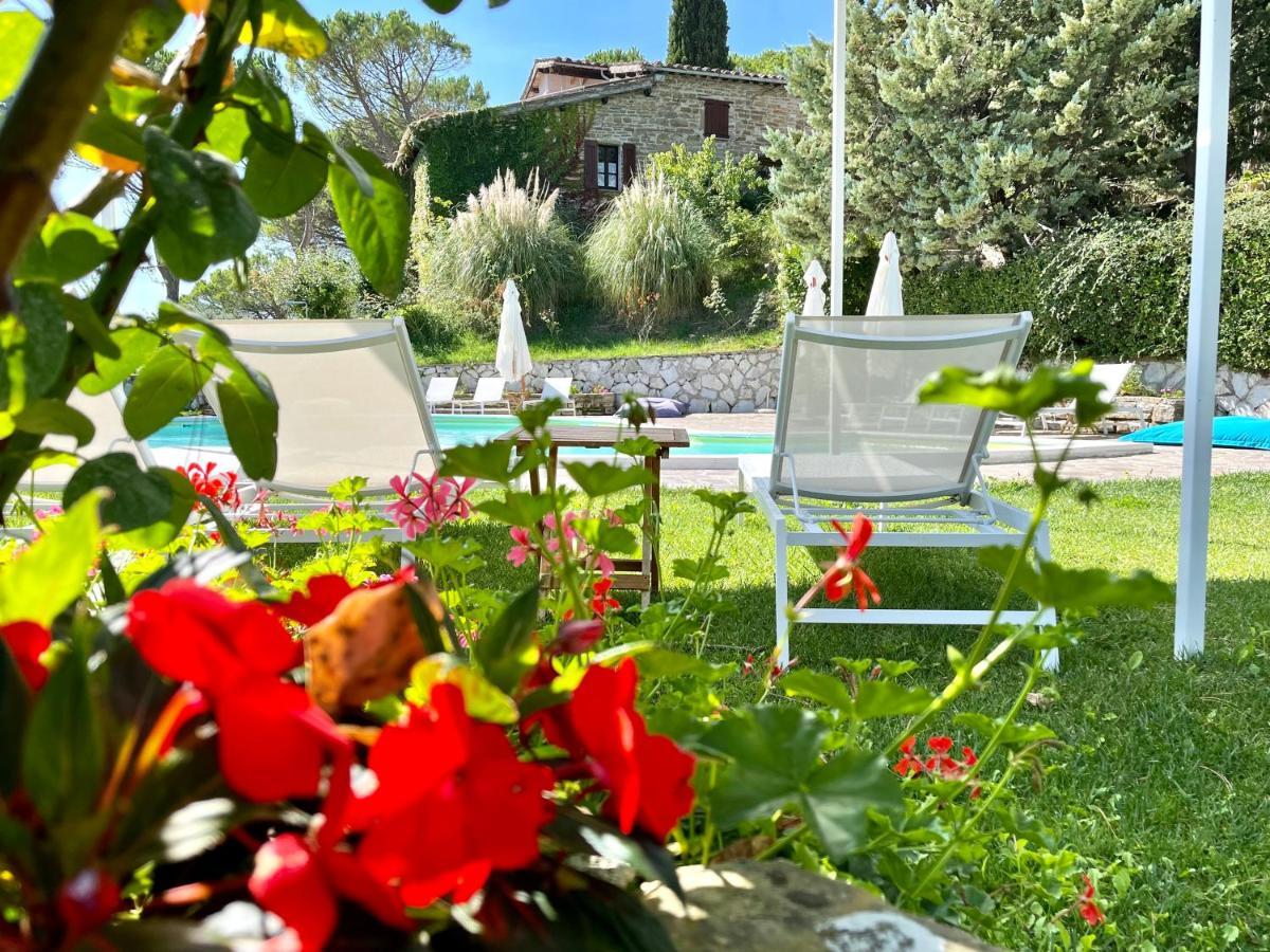 La Panoramica Gubbio - Maison De Charme - Casette E Appartamenti Self Catering Per Vacanze Meravigliose! 外观 照片