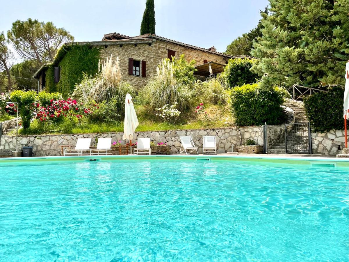 La Panoramica Gubbio - Maison De Charme - Casette E Appartamenti Self Catering Per Vacanze Meravigliose! 外观 照片