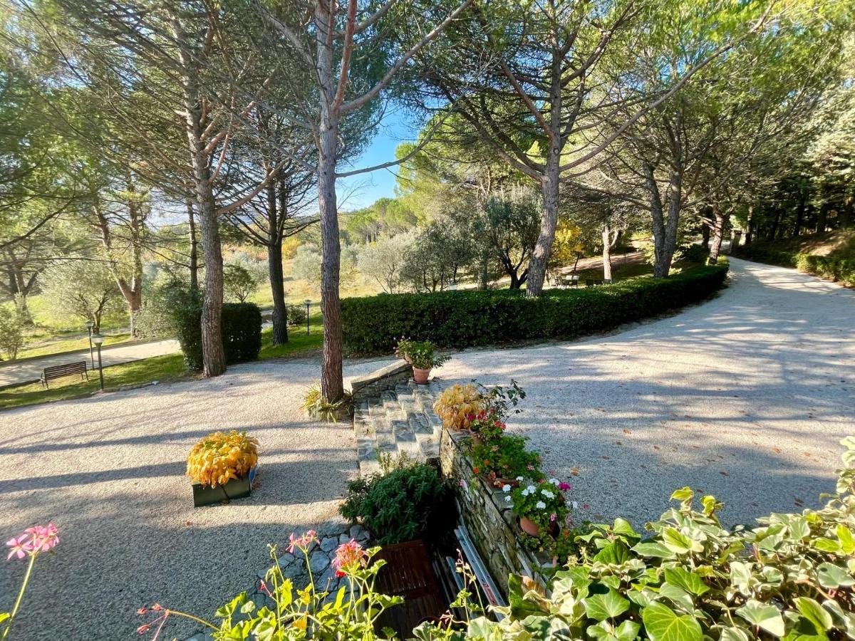 La Panoramica Gubbio - Maison De Charme - Casette E Appartamenti Self Catering Per Vacanze Meravigliose! 外观 照片